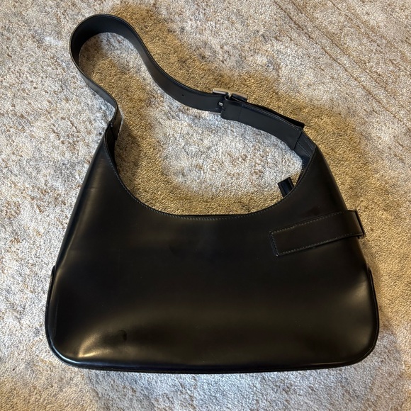 Salvatore Ferragamo Vintage Black Leather Shoulder Bag - Picture 4 of 9